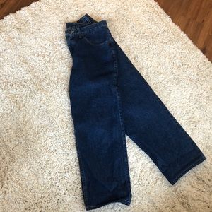 Lee’s by Levi high rise jeans. 33x30